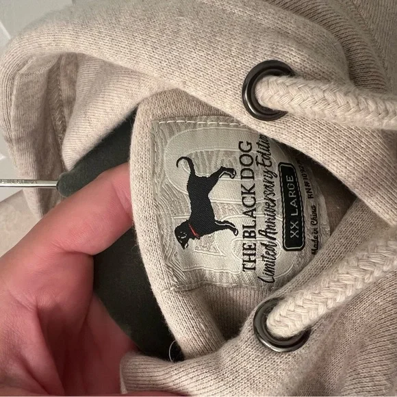 The Black Dog hoodie - Picture 5 of 5